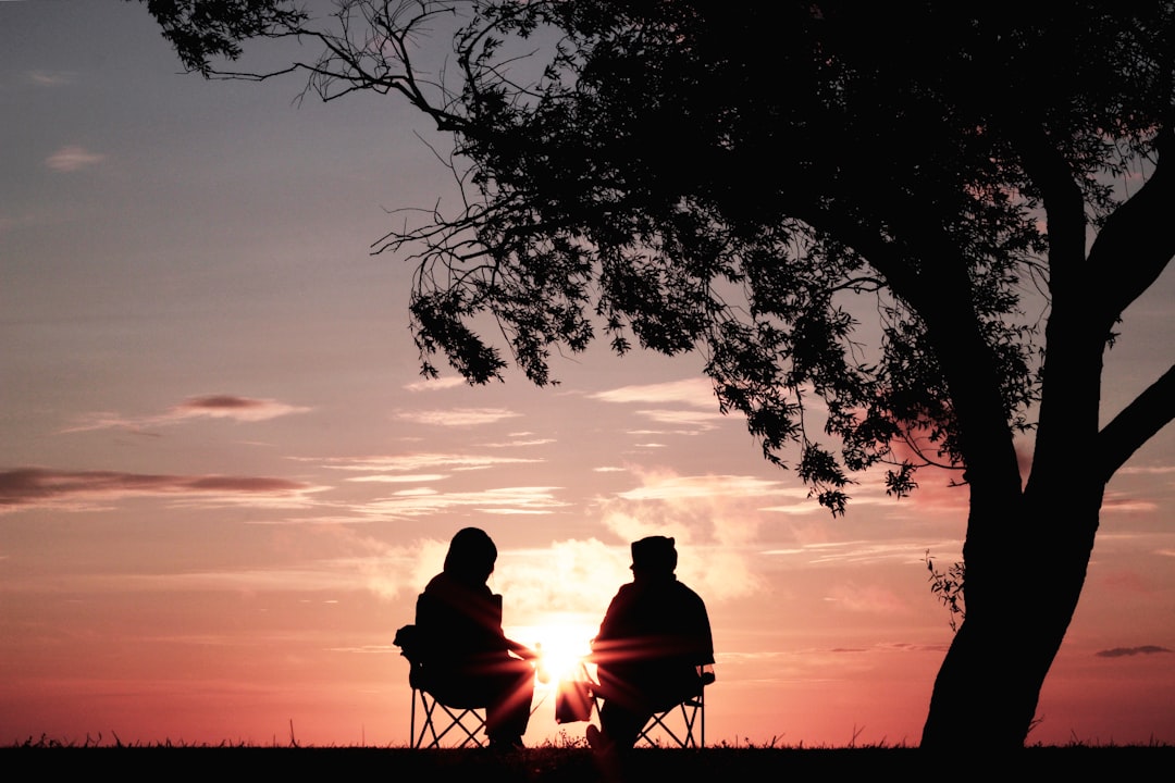 Photo Couple talking