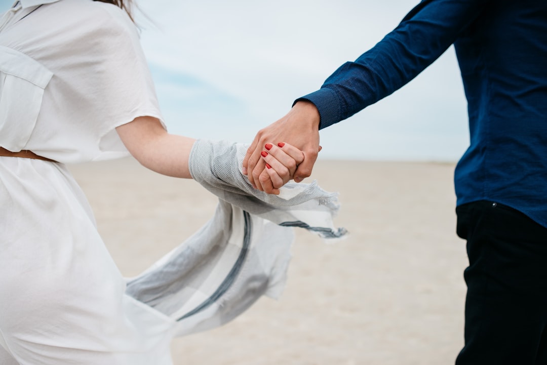 Photo Couples hands